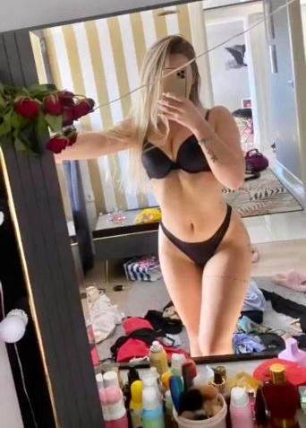 Eve Gelen Escort Bayan Pınarla Aşkı Keşfedin