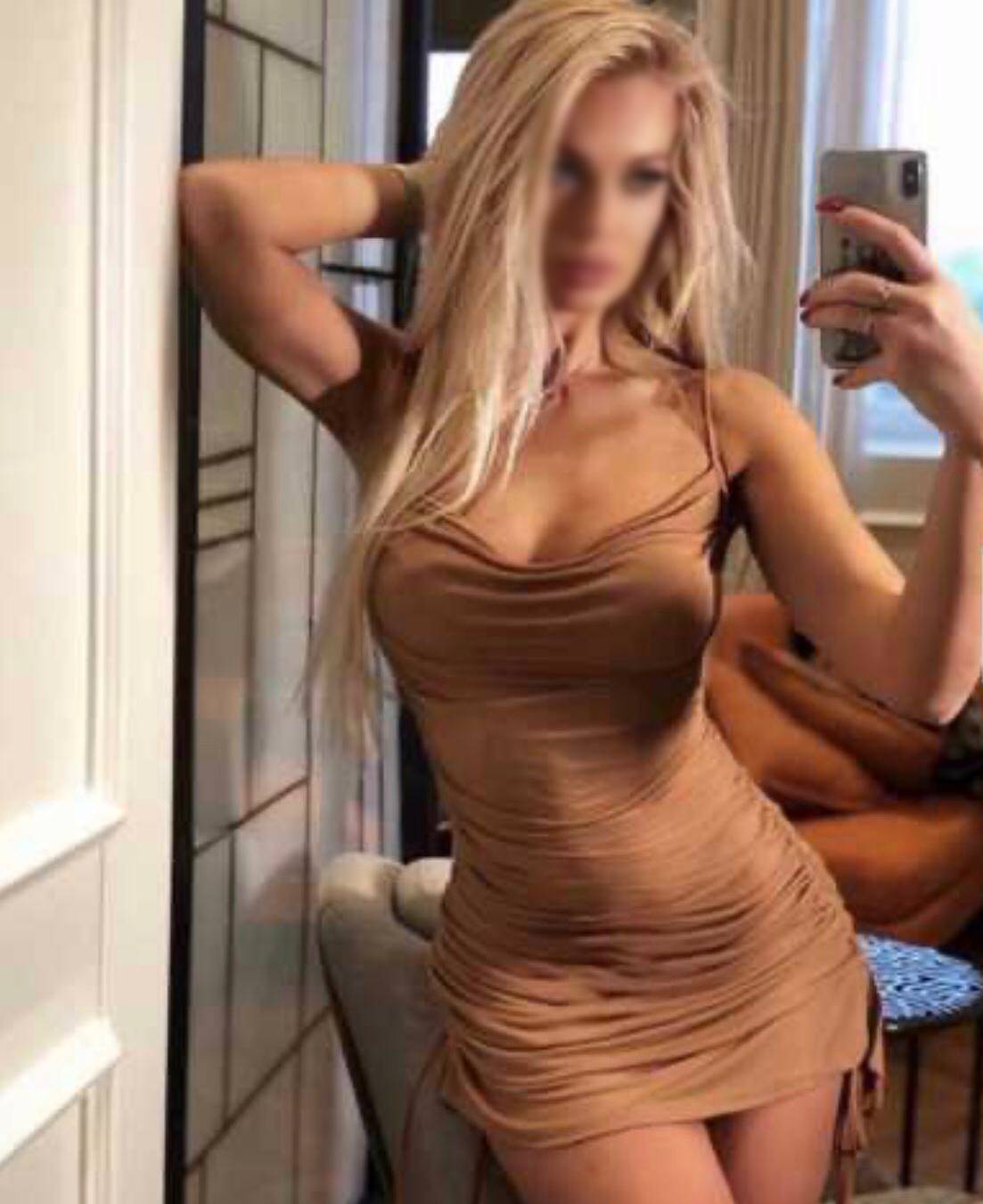 Eve Gelen Escort Bayan Serenle Ateşli Öpüşme